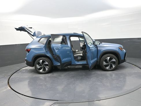 New 2026 Volkswagen Taos SE image 33