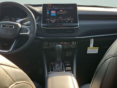 New 2026 Jeep Compass Latitude image 28
