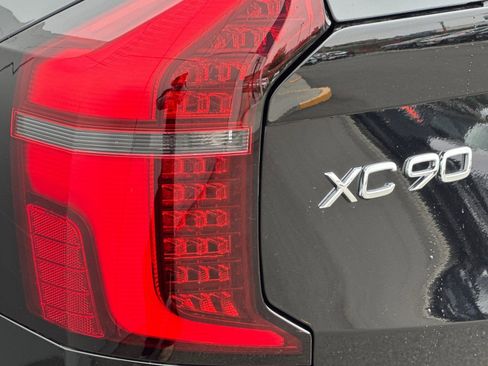 New 2026 Volvo XC90 T8 Plus w/ Protection Package AWD/4WD image 32