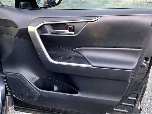 Used 2019 Toyota RAV4 XLE image 21