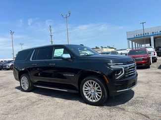 New 2026 Chevrolet Suburban Premier w/ Sun And Tow Package AWD/4WD video 1