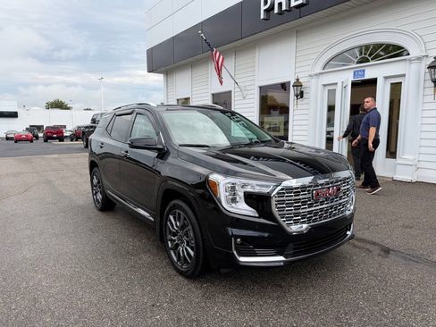 Certified 2024 GMC Terrain Denali w/ Black Diamond Edition AWD/4WD image 3
