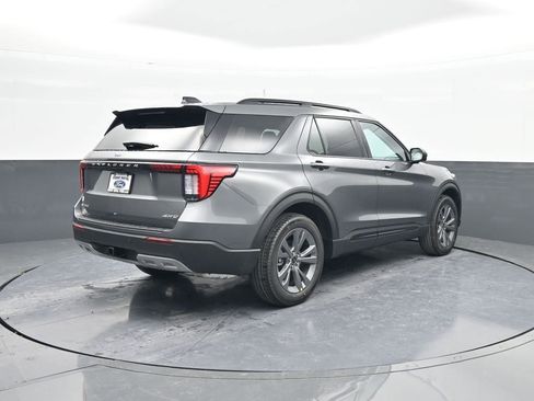 New 2026 Ford Explorer Active w/ Active Comfort Package image 7