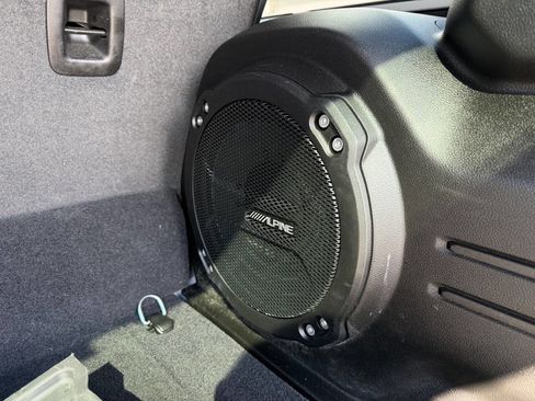 Used 2024 Jeep Wrangler High Altitude image 15