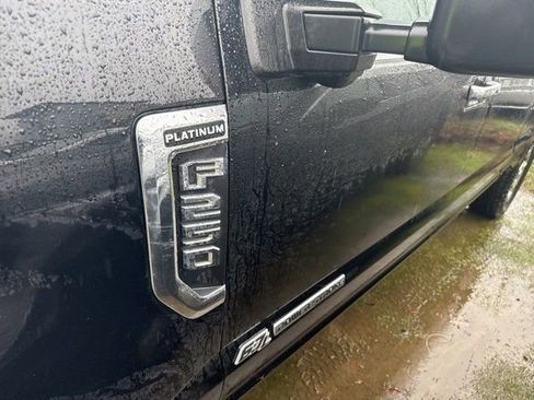 Used 2018 Ford F250 Platinum w/ Platinum Ultimate Package image 4