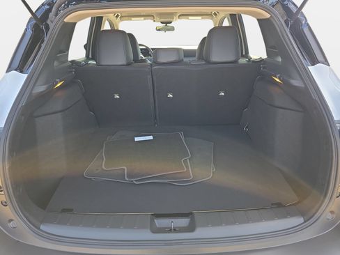 Used 2026 Nissan Kicks SR AWD/4WD image 12