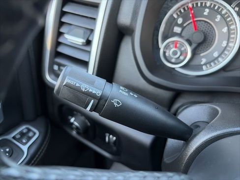 Used 2024 RAM 2500 Big Horn w/ Sport Appearance Package image 22