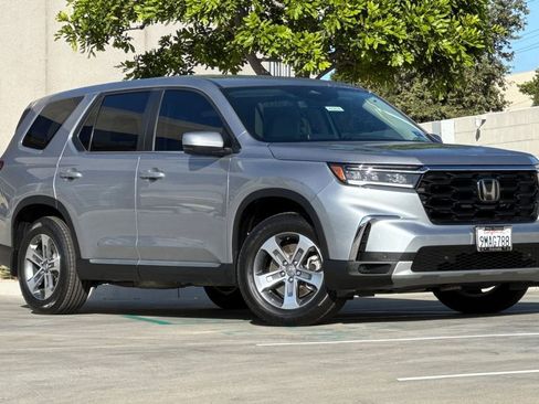 Certified 2024 Honda Pilot EX-L image 2