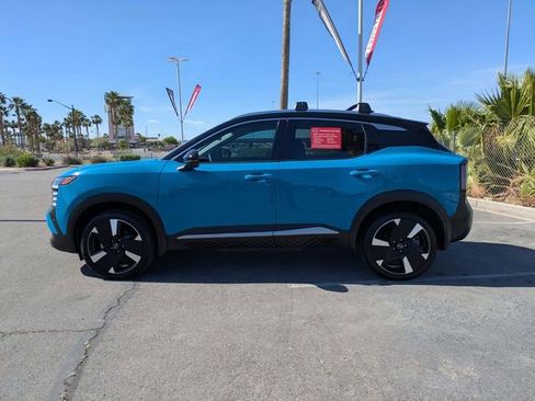 Certified 2025 Nissan Kicks SR FWD image 15