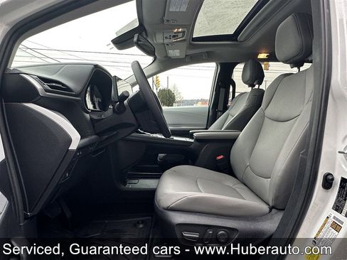 Used 2025 Toyota Sienna XLE w/ XLE Plus Package AWD/4WD image 10