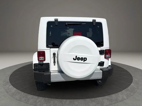 Used 2015 Jeep Wrangler Unlimited Sahara w/ Mopar Chrome Edition Group AWD/4WD image 11