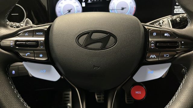 Used 2025 Hyundai Elantra N FWD image 16