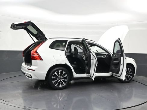 Certified 2024 Volvo XC60 B5 Core w/ Protection Package Premier AWD/4WD image 32