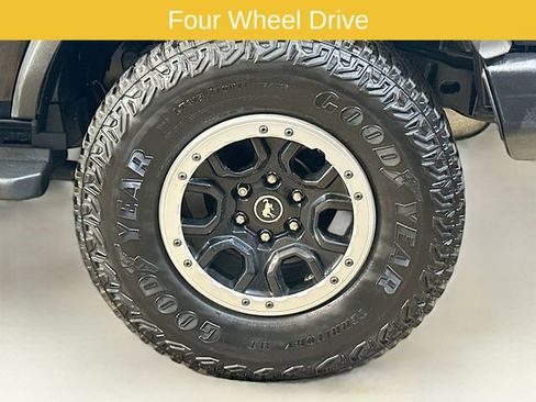 Certified 2023 Ford Bronco Big Bend w/ Sasquatch Package AWD/4WD image 7