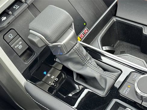 Used 2025 Toyota Sequoia Capstone image 20