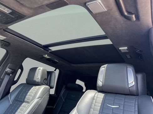Used 2023 Cadillac Escalade Sport Platinum AWD/4WD image 21