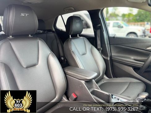 Used 2024 Buick Encore GX Sport Touring FWD image 15