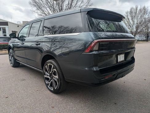 New 2025 Lincoln Navigator Reserve image 2