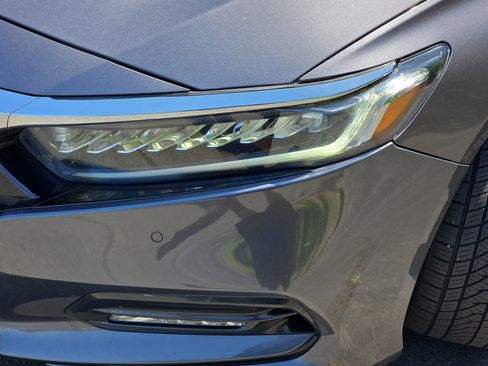 Used 2018 Honda Accord Touring image 30