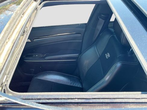 Used 2023 Chrysler 300 S w/ Comfort Group RWD image 22
