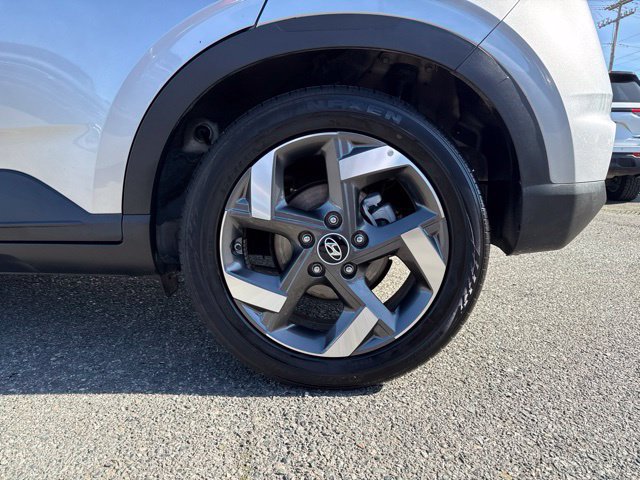 Used 2025 Hyundai Venue SEL FWD image 15