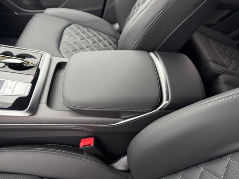 New 2026 Audi SQ7 Prestige image 14