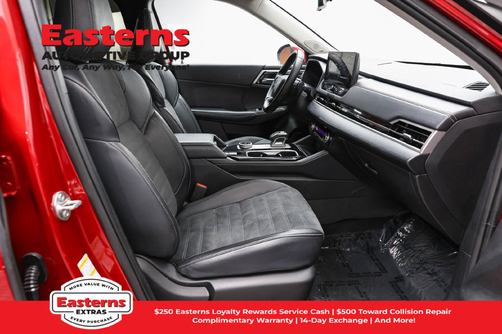 Used 2025 Mitsubishi Outlander SE AWD/4WD image 25