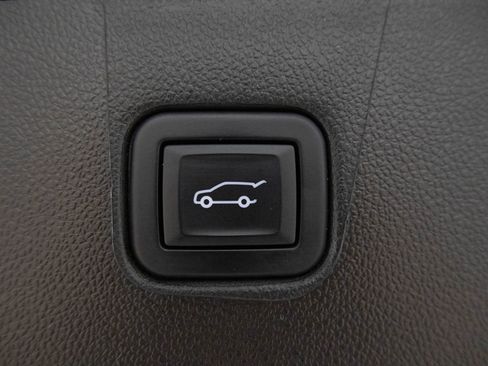 Certified 2023 Chevrolet Blazer LT w/ Convenience Package image 40