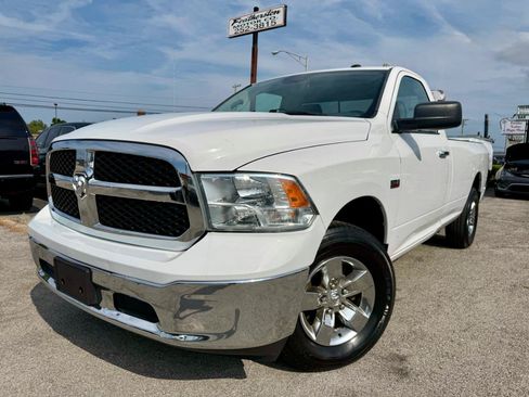 Used 2017 RAM 1500 Classic SLT AWD/4WD image 4