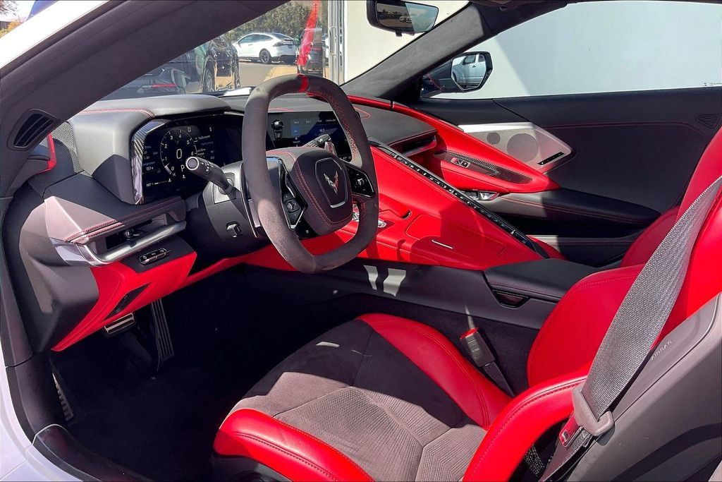 Used 2022 Chevrolet Corvette Stingray Premium Cpe w/ Z51 Performance Package RWD image 13