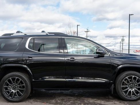 Used 2023 GMC Acadia Denali w/ Black Diamond Edition image 5