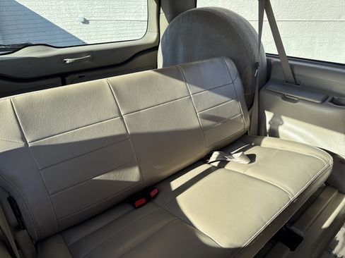 Used 2005 Ford Excursion Limited image 12