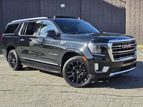 Used 2023 GMC Yukon XL SLT w/ SLT Luxury Package AWD/4WD image 3