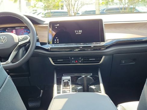 New 2026 Volkswagen Atlas SE image 12