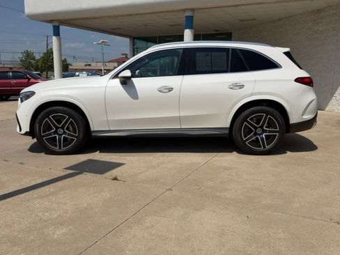 Used 2023 Mercedes-Benz GLC 300 4MATIC image 2