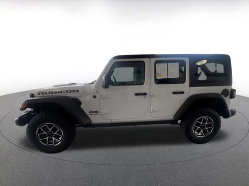 Used 2025 Jeep Wrangler Unlimited Rubicon AWD/4WD image 8