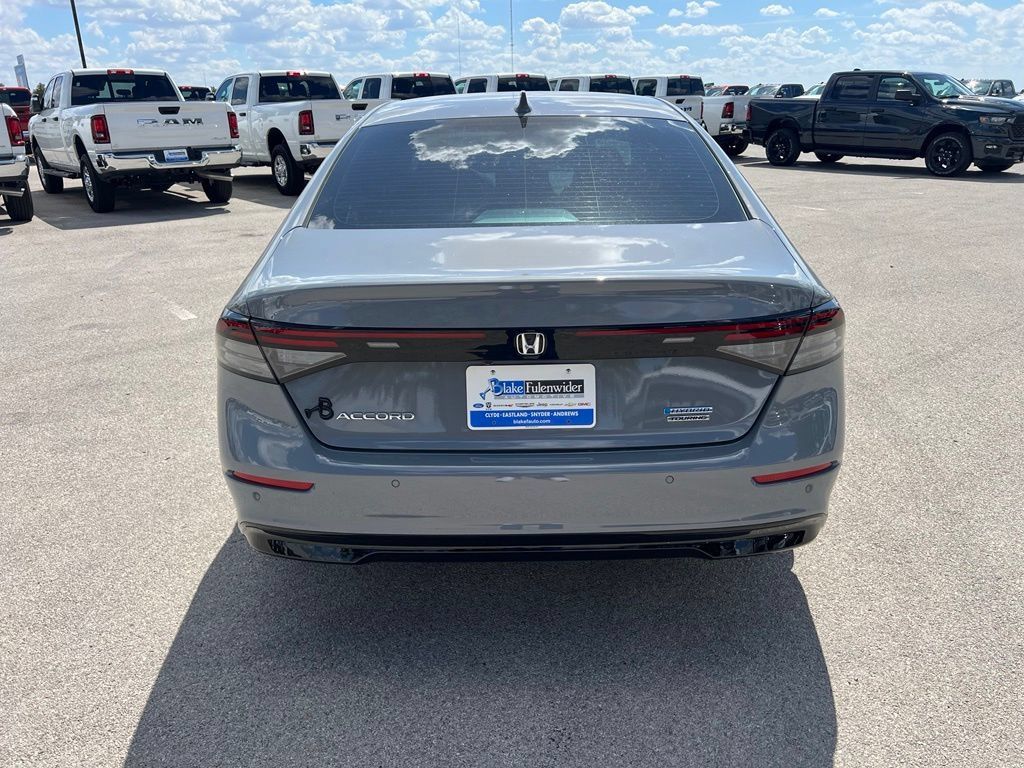 Used 2023 Honda Accord Touring image 4