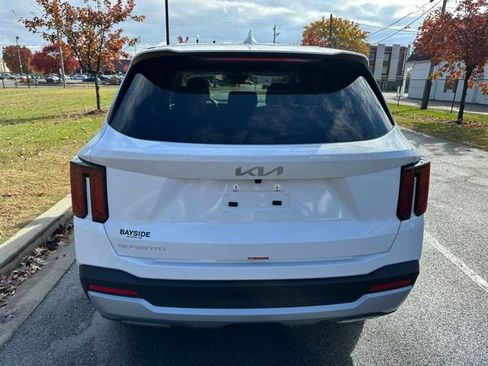 New 2026 Kia Sorento LX image 18