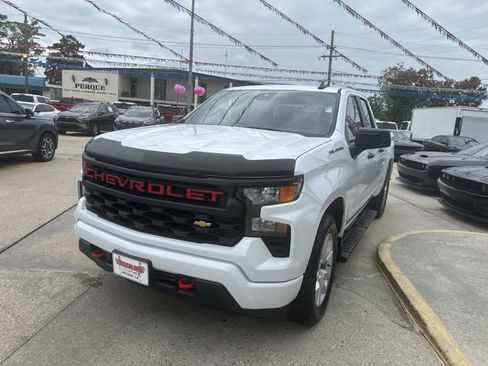 Used 2024 Chevrolet Silverado 1500 Custom image 3