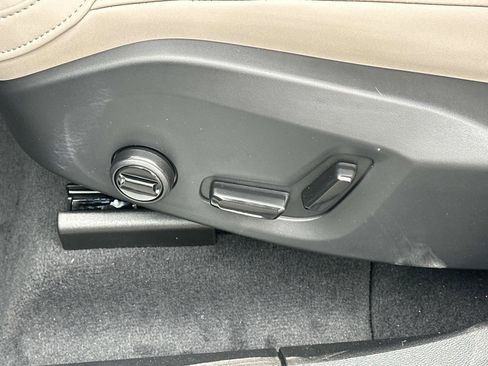 New 2026 Volvo XC60 B5 Core w/ Climate Package image 14