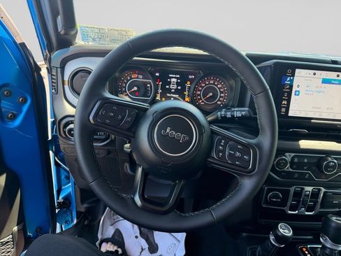 Used 2026 Jeep Wrangler Unlimited Sport AWD/4WD image 13