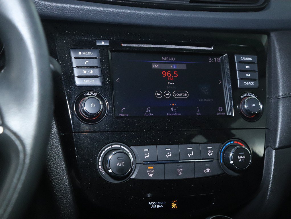Used 2018 Nissan Rogue S AWD/4WD image 26
