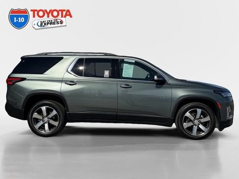 Used 2023 Chevrolet Traverse LT w/ LT Premium Package AWD/4WD image 6
