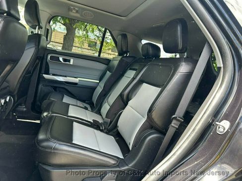 Used 2023 Ford Explorer XLT w/ Equipment Group 202A AWD/4WD image 35