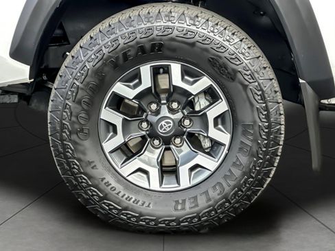 Certified 2023 Toyota Tacoma TRD Off-Road image 24
