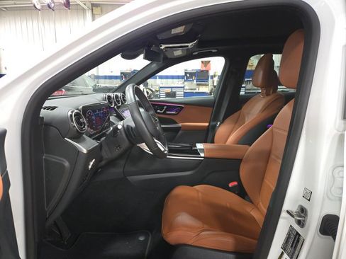 Used 2026 Mercedes-Benz GLC 350e 4MATIC image 4