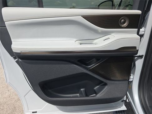 New 2026 Lincoln Navigator L Black Label image 11