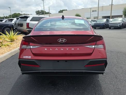 Certified 2025 Hyundai Elantra Sport FWD image 19