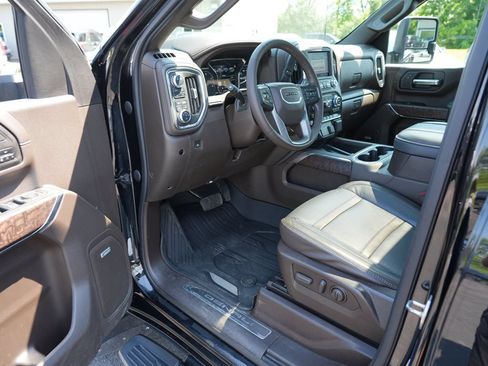 Used 2023 GMC Sierra 3500 Denali w/ Denali Ultimate Package AWD/4WD image 13