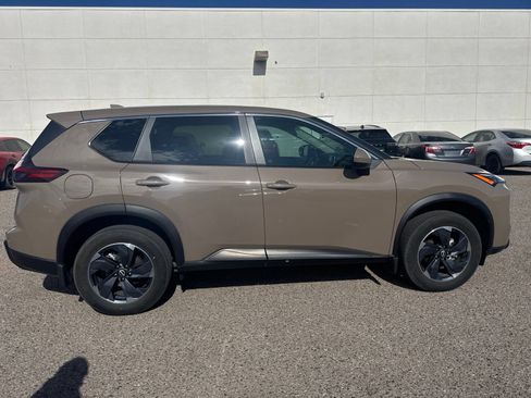 Used 2024 Nissan Rogue SV FWD image 6